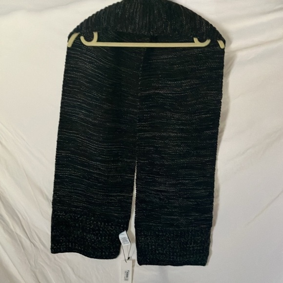 Calvin Klein: Black/White Blend Knit Scarf- one size - Picture 14 of 16